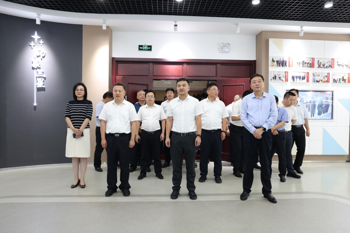 奉節(jié)縣委副書記、縣長鞏義勝一行來山東三星集團考察