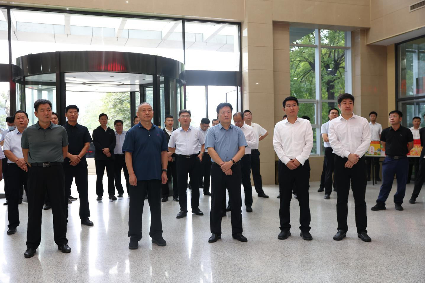 全市重大項目現(xiàn)場推進會與會領(lǐng)導來山東三星集團觀摩