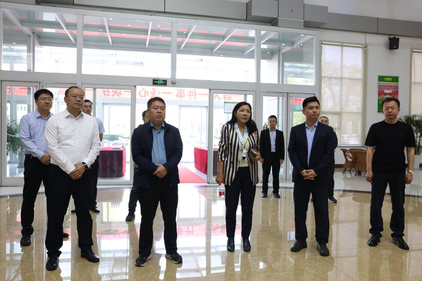 內(nèi)蒙古興和縣委常委、副縣長潘文一行來山東三星集團考察