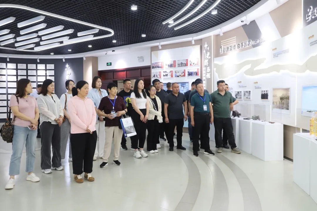 濱州北海經(jīng)濟(jì)開發(fā)區(qū)村（社區(qū)）黨組織書記、村（居）委會主任和村黨組織帶頭人后備力量示范培訓(xùn)班來山東三星集團(tuán)參觀學(xué)習(xí)