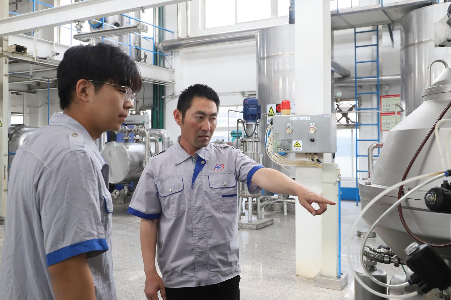 【榜樣力量】李英哥：實干為槳勇?lián)?dāng) 創(chuàng)新為帆領(lǐng)航程