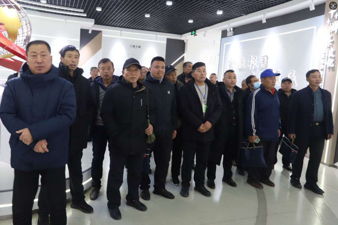 樂陵市高素質(zhì)農(nóng)民糧油產(chǎn)能提升主體培育培訓(xùn)班走進(jìn)山東三星集團(tuán)參觀學(xué)習(xí)
